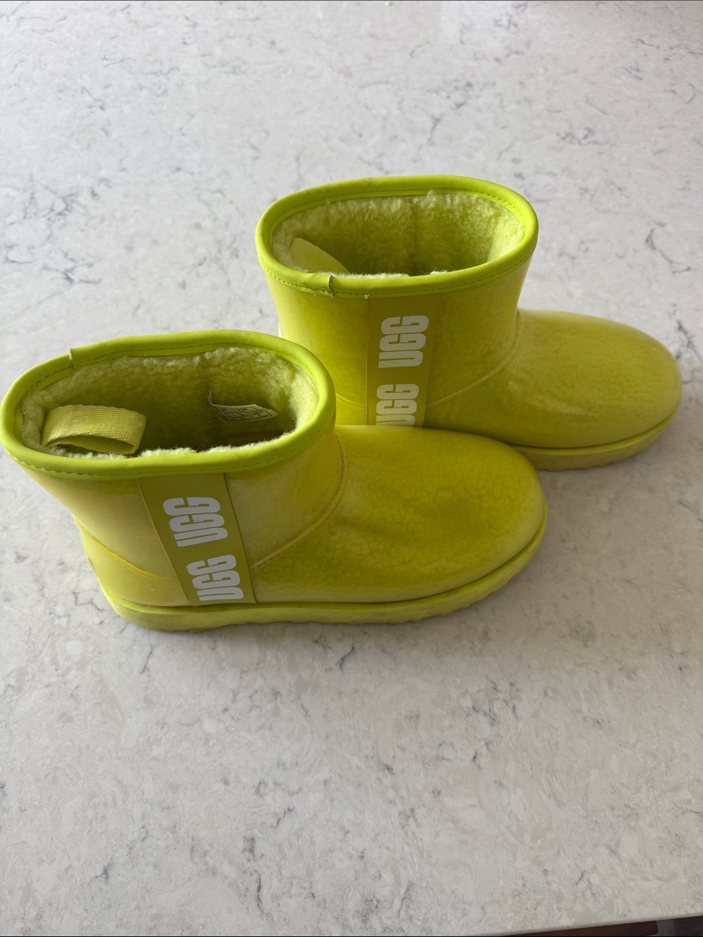 UGG clear mini ‘sulfer’ Women’s 7 Neon Lime Shearling-Lined Shortie Boots - Picture 3 of 10